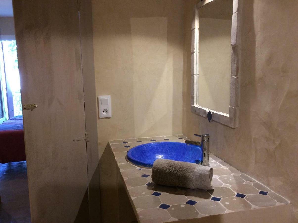 Mas Des Broussonnetiers Apartment Баряк Екстериор снимка